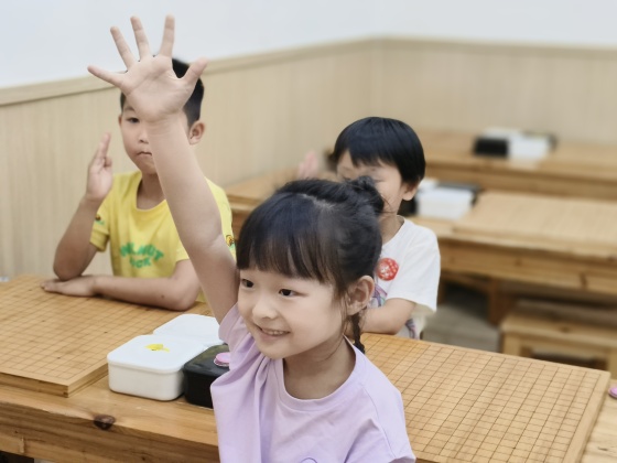 在歡樂的課堂里，孩子們沉浸在愉悅的氛圍中，享受著每一次的探索與學(xué)習(xí)~_副本.jpg