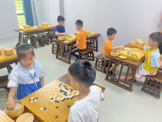 周日基礎(chǔ)班日常對(duì)弈，只聞落子聲_副本.jpg