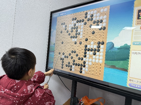 棋院小棋手-清源網(wǎng)絡(luò)課堂下棋_副本.jpg